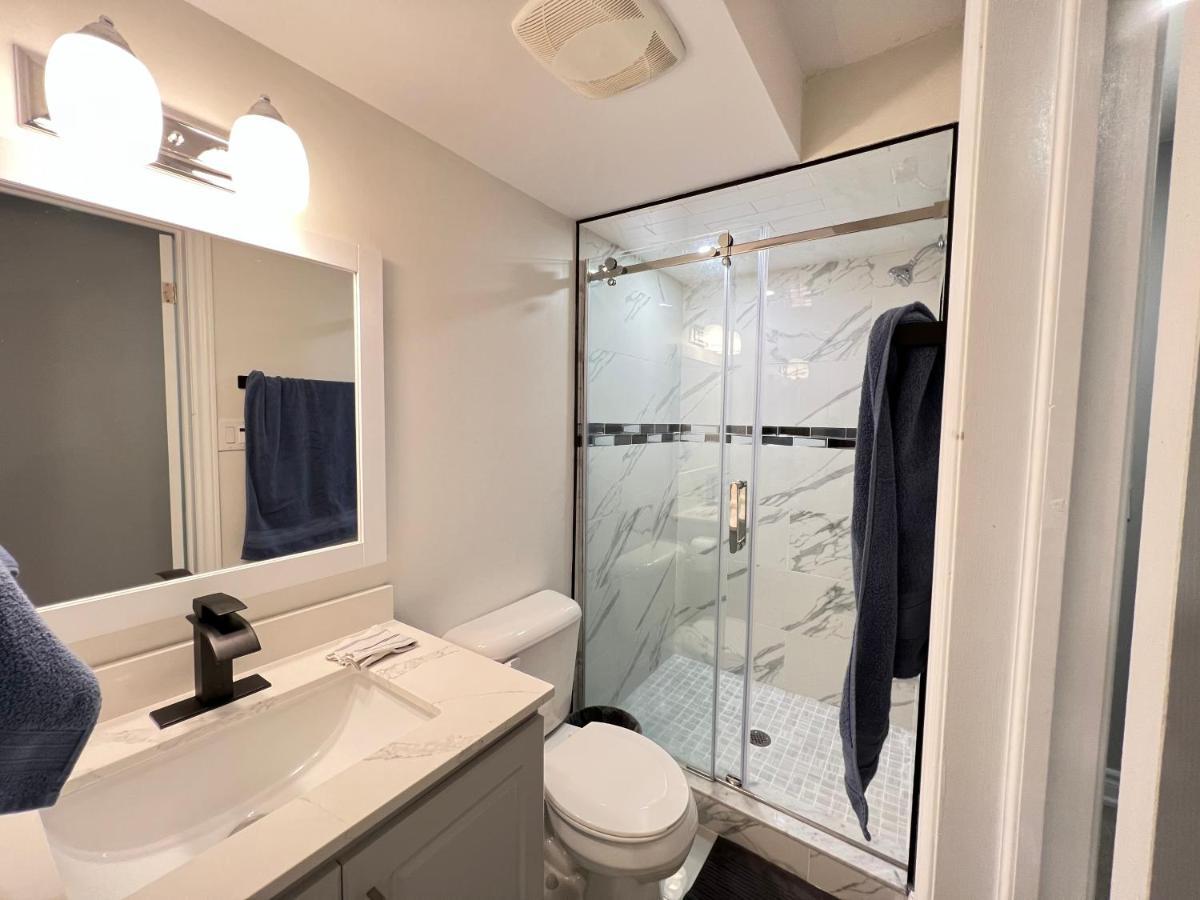 Beautiful Vacation Home Near Toronto Airport ミシサガ エクステリア 写真