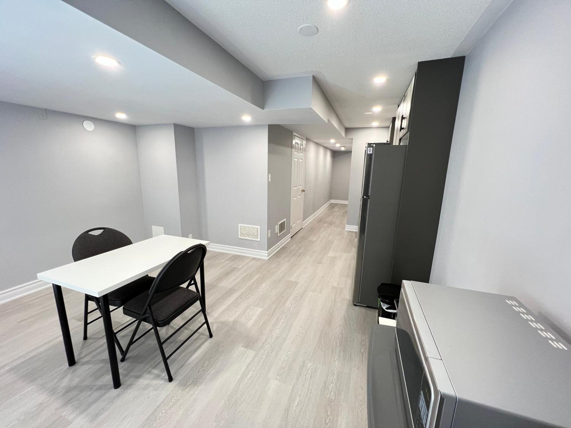 Beautiful Vacation Home Near Toronto Airport ミシサガ 部屋 写真